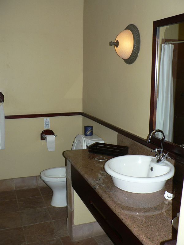 JAR 466.JPG - I zde byly ubytovací kapacity silně předimenzované. V celém areálu dle mého odhadu by mohlo najednou bydlet až 100 lidí. V zimě (mimosezonu) jsme tam byli 4, my s Krocim a pár Holanďanů.